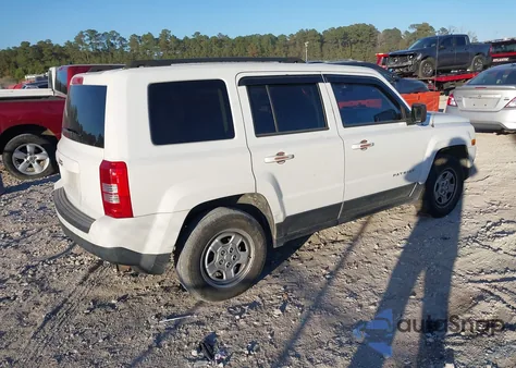 2015 Jeep Patriot Sport z USA, uszkodzony, nr VIN 1C4NJPBA4FD388465